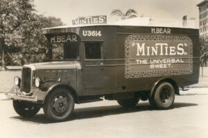 Minties Van Of Hbear Near The Conservatorium  Wa 6" x 4" Photo Print