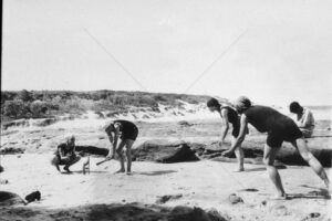 Women's Cricket at the Beach 6" x 4" Photo Print