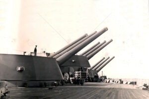Elevated 16in guns of the HMS Rodney 6" x 4" Photo Print