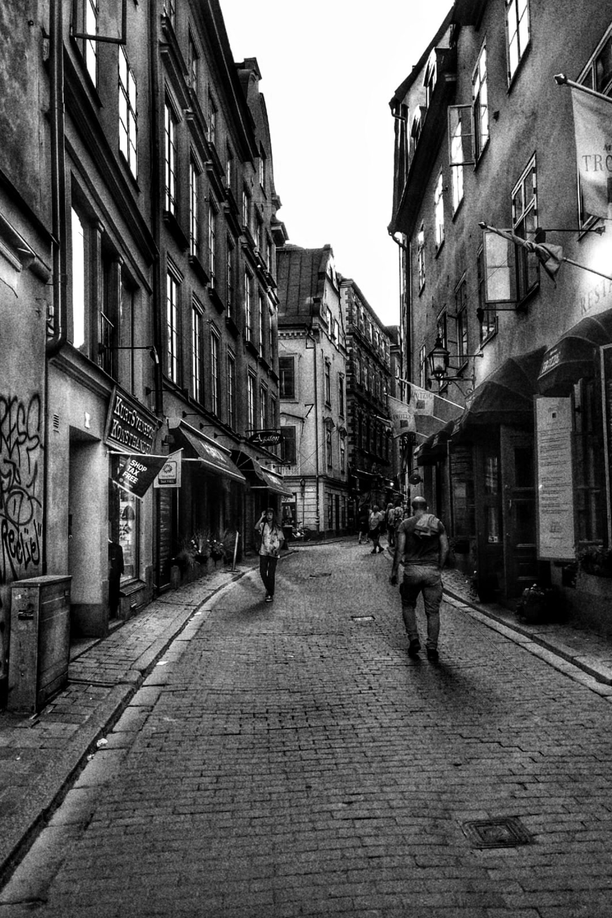 The World In Black And White 6" x 4" Photo Print