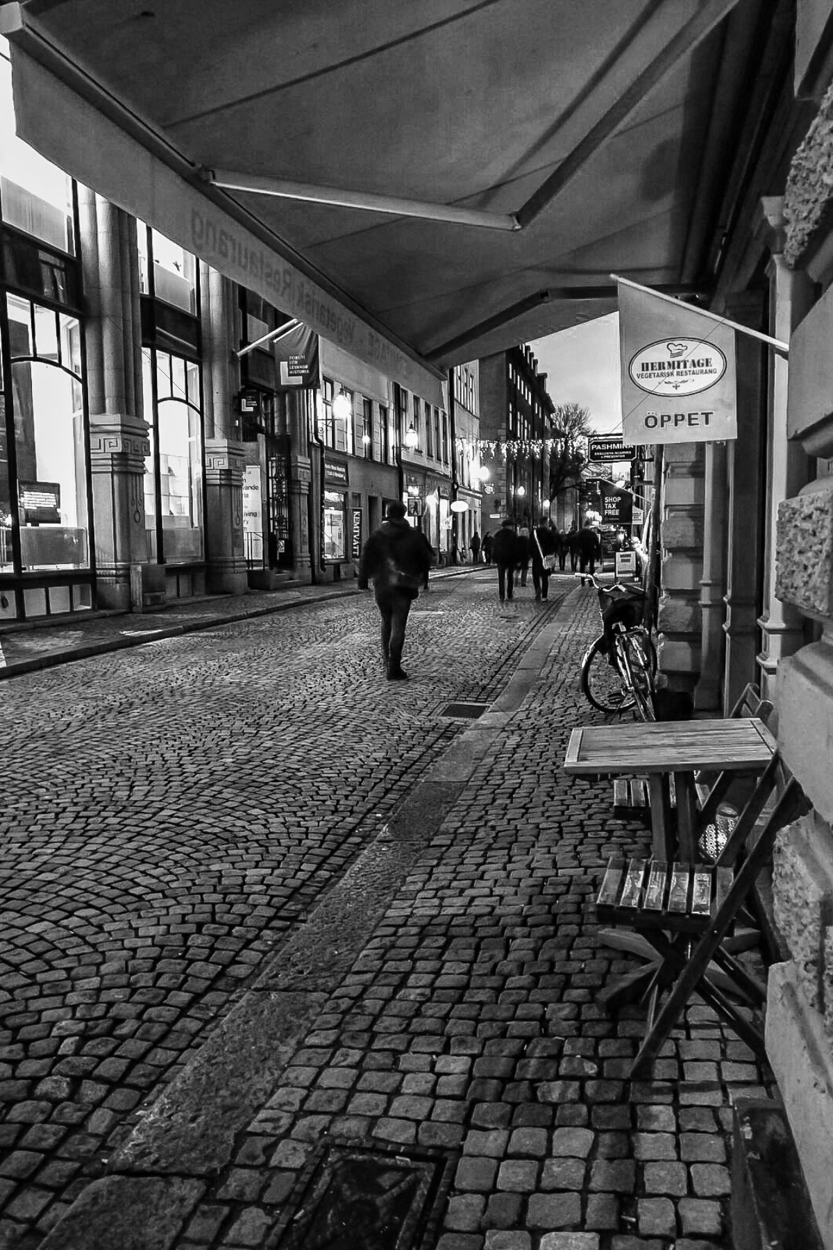 The World In Black And White 6" x 4" Photo Print