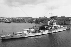 HMS Warspite entering the Grand Harbour of Valletta, Malta i 6" x 4" Photo Print