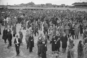 Derby Day at Randwick 1937 6"x4" Photo Print