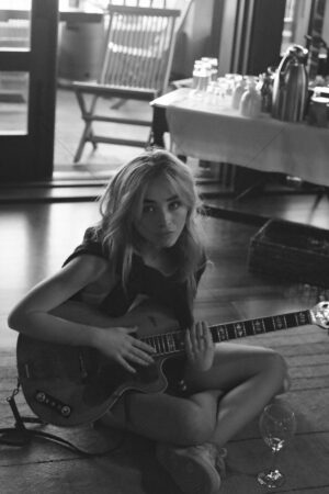 Sabrina Carpenter, Gorgeous Singer, Songwriter Photo Print - 6" x 4"