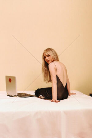 Sabrina Carpenter, Gorgeous Singer, Songwriter Photo Print - 6" x 4"