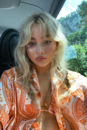 Sabrina Carpenter, Gorgeous Singer, Songwriter Photo Print - 6" x 4"