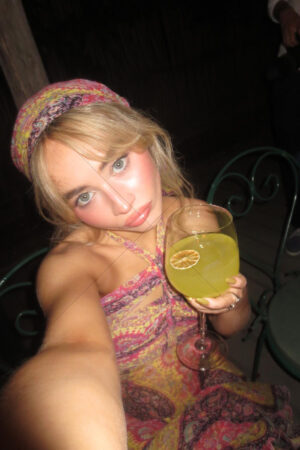 Sabrina Carpenter, Gorgeous Singer, Songwriter Photo Print - 6" x 4"