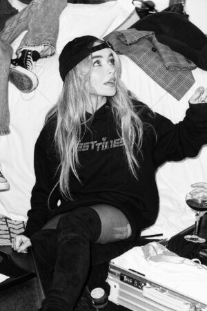 Sabrina Carpenter, Gorgeous Singer, Songwriter Photo Print - 6" x 4"