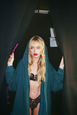 Sabrina Carpenter, Gorgeous Singer, Songwriter Photo Print - 6" x 4"