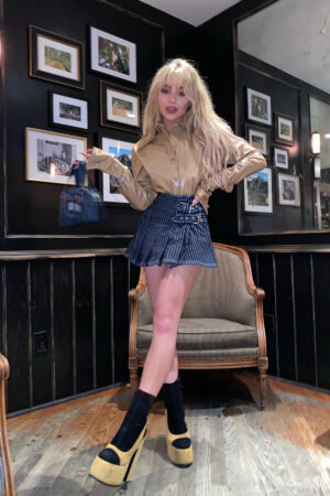 Sabrina Carpenter, Gorgeous Singer, Songwriter Photo Print - 6" x 4"