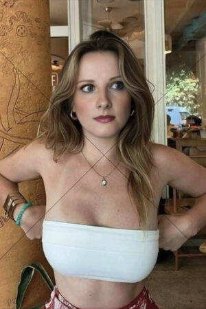 Melissa Rauch Actress Portrait 6" x 4" Photo Print