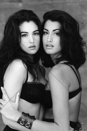 Black and White Women Hugging 6" x 4" Photo Print