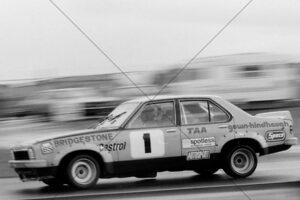 Peter Brock Gown-Hindhaugh Torana L34, Marlboro Southern 50 Sandown 1975 6" x 4" Photo Print