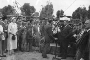 Presentations Mildura Cup Sandalong Park 1952 6" x 4" Photo Print