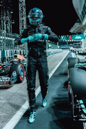 George Russell Ready On Pit Lane In Gloves 6" x 4" Photo Print
