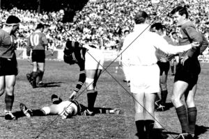 Ron Coote Talks With Referee Keith Page SCG 6" x 4" Photo Print