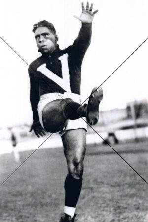 Sir Doug Nicholls Kicking VFL 6" x 4" Photo Print