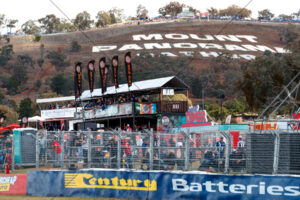 Mount Panorama Bathurst Trackside Crowd Scene 6" x 4" Photo Print