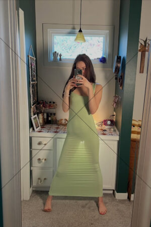 Green Dress Mirror Pose 6" x 4" Photo Print