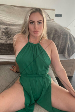 Green Halter Dress Seated Pose 6" x 4" Photo Print