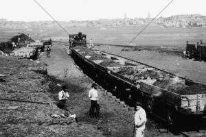 Excavation of Kensington Hill cutting and wagons 6" x 4" Photo Print