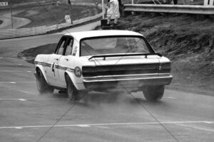 Ian Geoghegan Falcon GTHO Phase 3 Sliding At Symmons 6" x 4" Photo Print