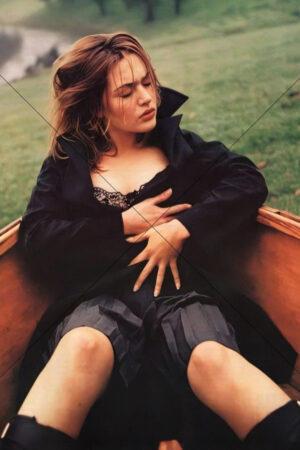 Kate Winslet Moody 1998 Rowboat Fashion Portrait 6" x 4" Photo Print