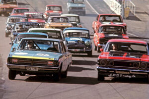 Leo Geoghegan Valiant Pacer Amaroo Grid Action 6" x 4" Photo Print