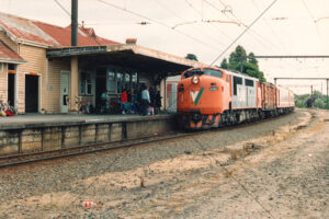 Moe Station Platform Vintage Buildings Vic Dec 1991 6" x 4" Photo Print