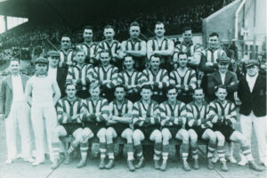 North Melbourne Football Club Vintage Team Photo At Ground 6" x 4" Photo Print