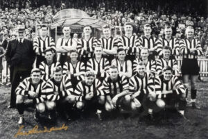 Collingwood 1948 Team Photo Signed Lou Richards 6x4 Photo Print